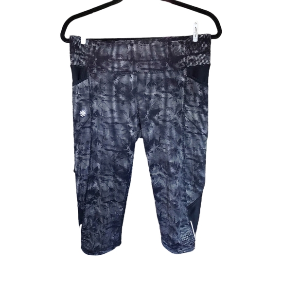 ATHLETA Be Free Knicker Capri Dot Maze Crop - Picture 1 of 6